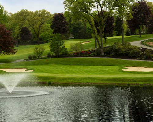 Pine Brook Country Club water by green